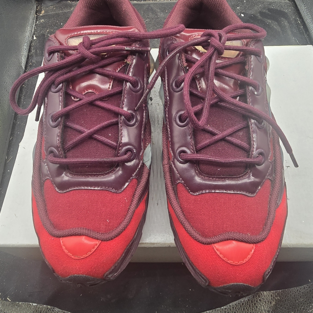 adidas‎ Red and Burgundy Athletic Shoes